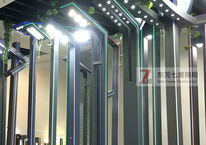 LED���ڳ��о��^���������еĪ��؃�(y��u)��