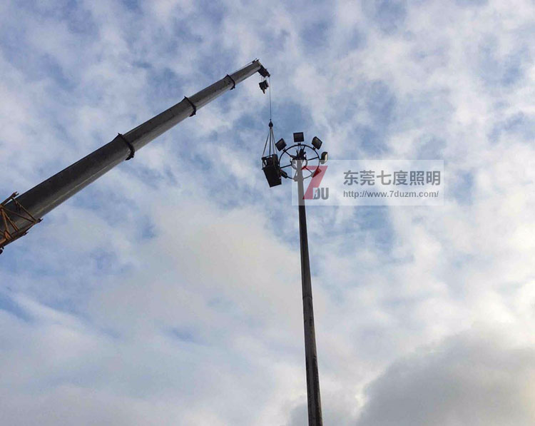 �|ݸ�߶�����LED�ߗU�����b�F(xi��n)��(ch��ng)�DƬ