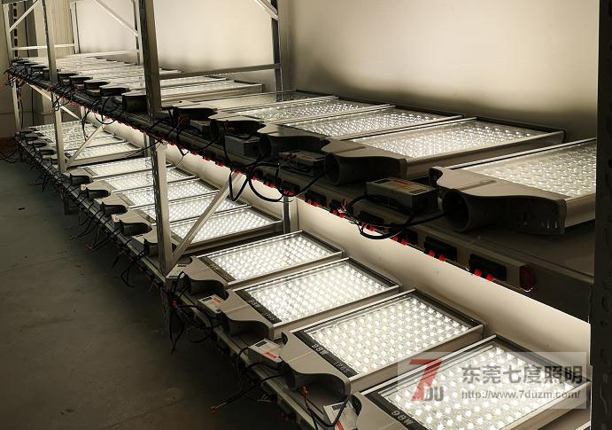 �|ݸ�߶���������LED·���ϻ�Ч����Ƭ